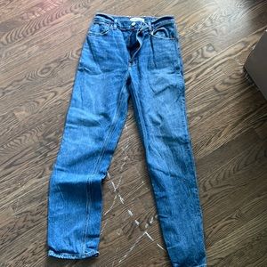 Abercrombie the 90s straight ultra high rise jean size 27 / 4 like new